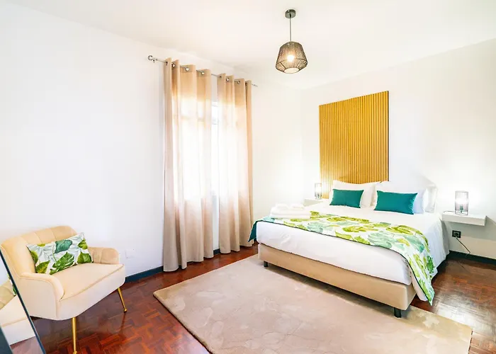 Lighthouse View- Pool * Porto Moniz