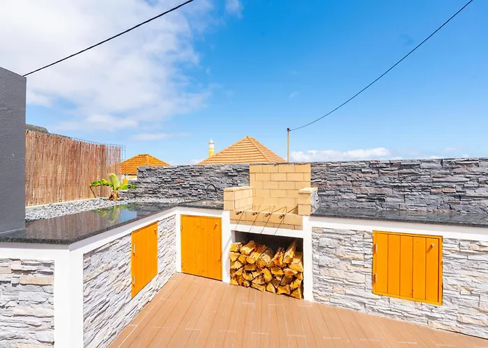 Lighthouse View- Pool Porto Moniz