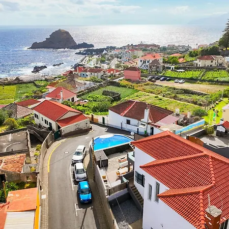 Lighthouse View- Pool * Porto Moniz