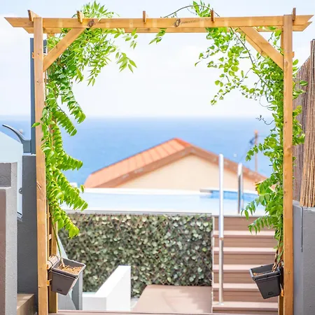 Lighthouse View- Pool * Porto Moniz